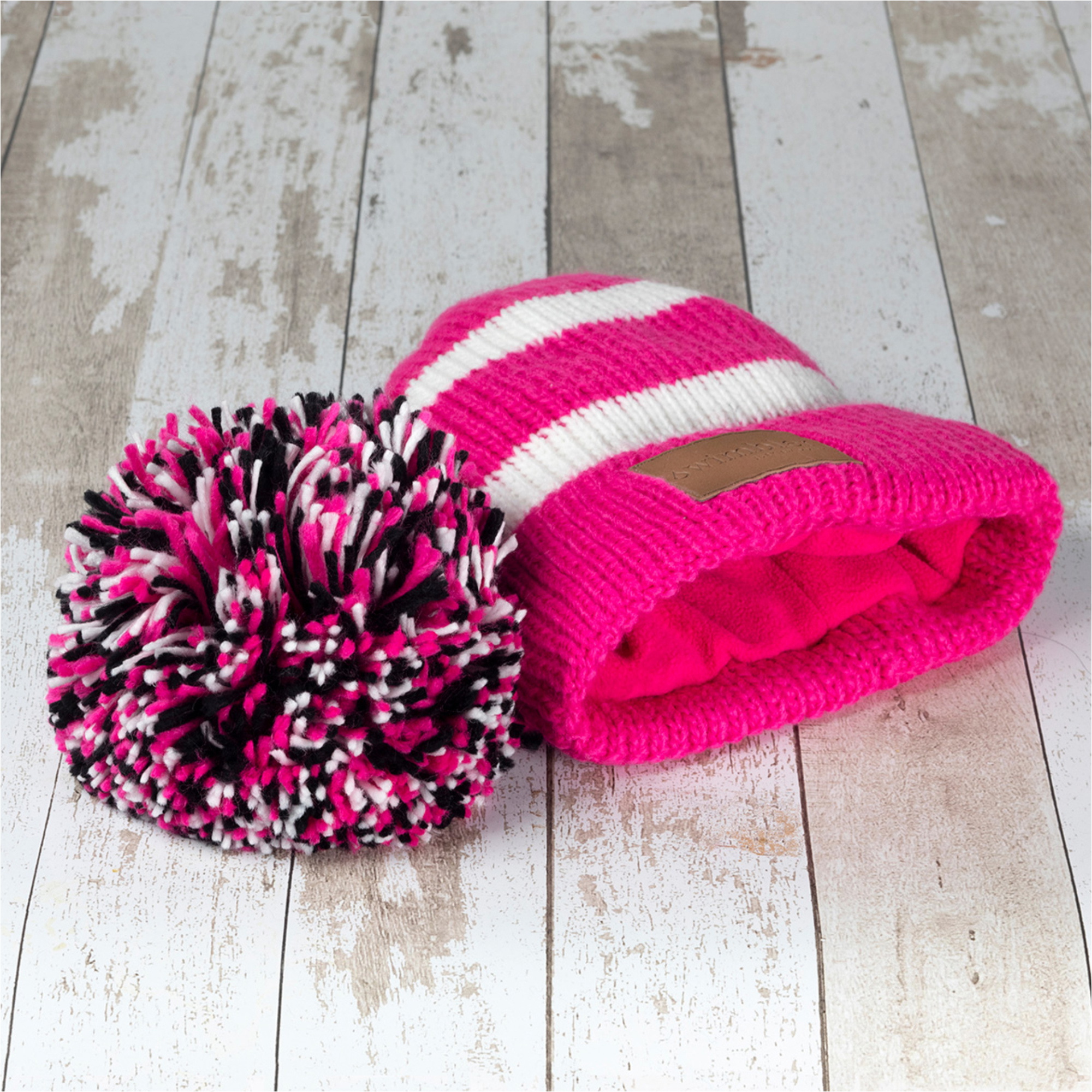 2026 Swimbler Bobble Hat SP-MB3B8-AJ00GUX56P - Raspberry Cupcake